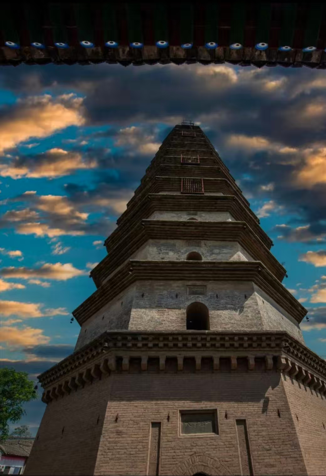 龙兴寺宝塔黄昏景观